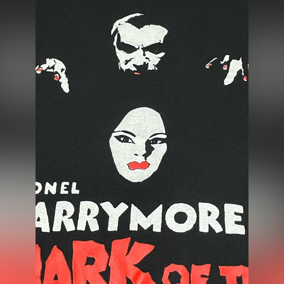 AWESOME “MARK OF THE VAMPIRE” CLASSIC HORROR MOVIE T-SHIRT SIZE LARGE MINT GUC! - Picture 4 of 15
